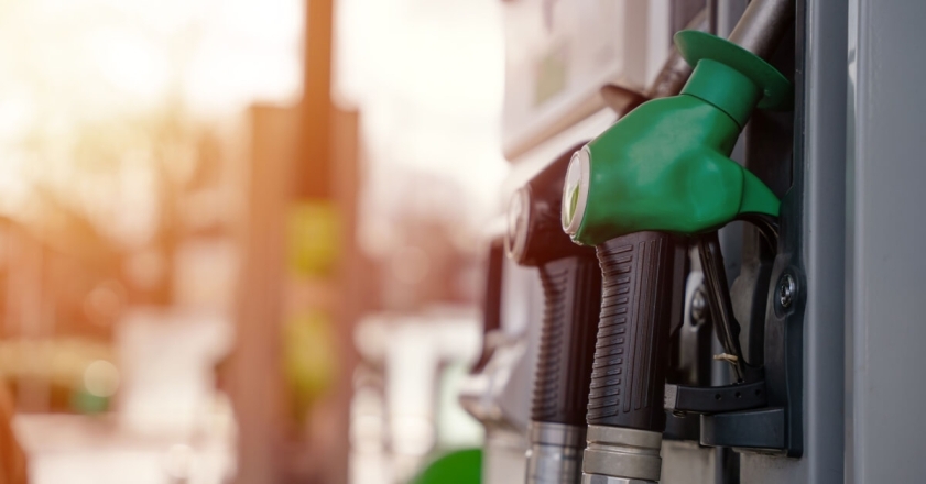 Antavo’s cover for its guide about fuel retail loyalty programs.