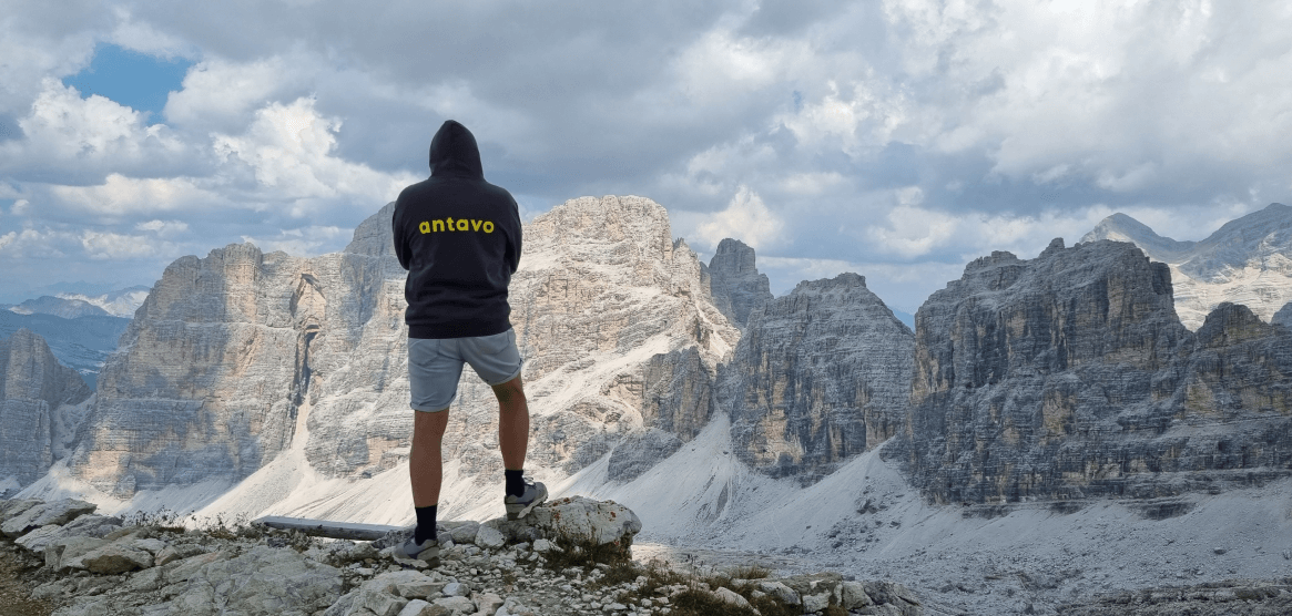 Antavo’s cover for its article about the travel rewards program guide.