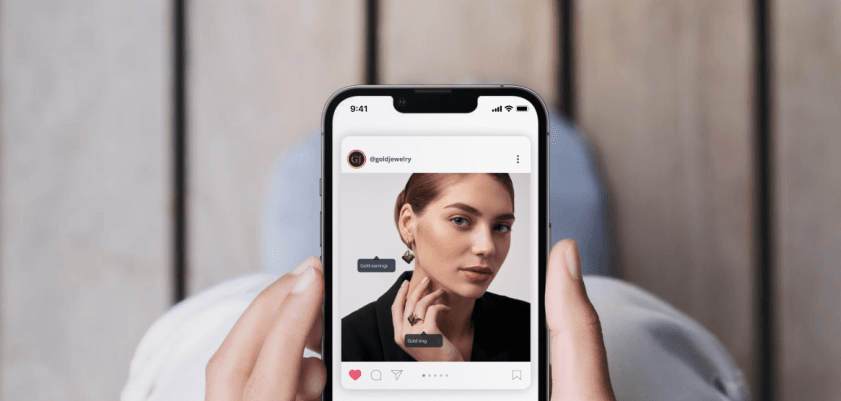 The cover image for Antavo’s article on social retail.